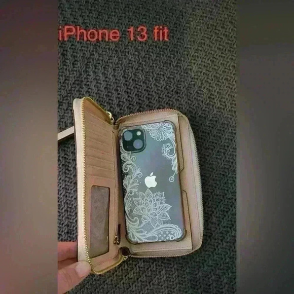 Michael Kors Jet Set Saffiano Leather Wristlet with strap - Picture 9 of 12